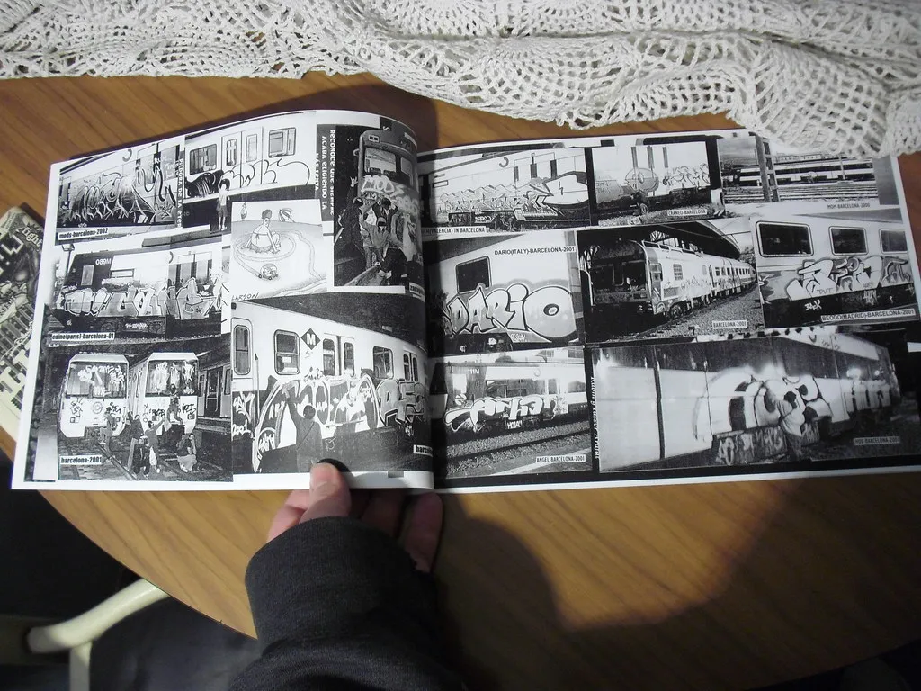 Zine "Recreo" (Zines): riso 2 tintas, ed. de 80. Foto de muestra.